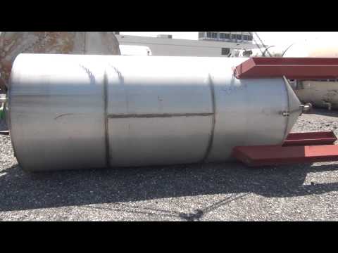 Used- Par Piping & Fabrication Tank, 2500 Gallon, Stainless Steel, Vertical. Stock #44801044