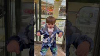Робот Или Jalebi Baby ? Чудики
