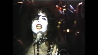 Watch Kiss I Want You video
