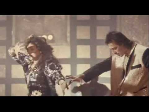 Madhuri Dixit. Thanedaar.Tamma Tamma Loge