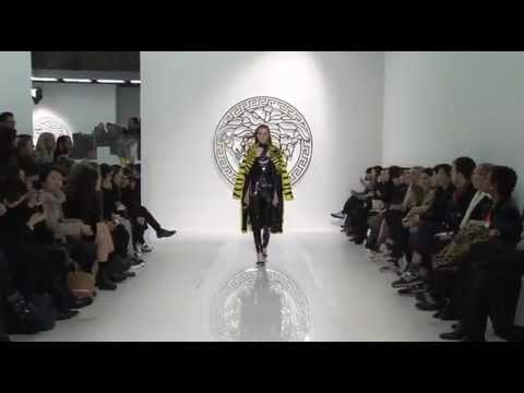 Versace Women Fall Winter 2013-14 Fashion Show