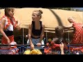 Watch: Wee - De Mayo Wee - De Mayo