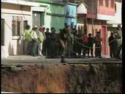 Sinkholes Guatemala on Black Hole In Guatemala City 2010 Trou Noir Au Guatemala Vxv