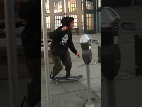Skating a parking meter in SF #pizzaskateboards #skateboarding