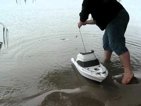 rc fishing boat - Southport Gold coast -Suck my wake first bream ...