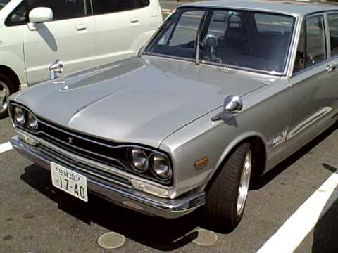 Quick video of an Old School Nissan Skyline at a 711 in Japan wwwteijg