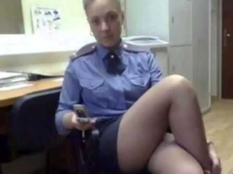 Полицейская в бане во всю ебется с заключенным