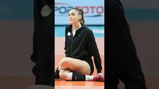 Zehra Gunes A Warm Up Session Before Match