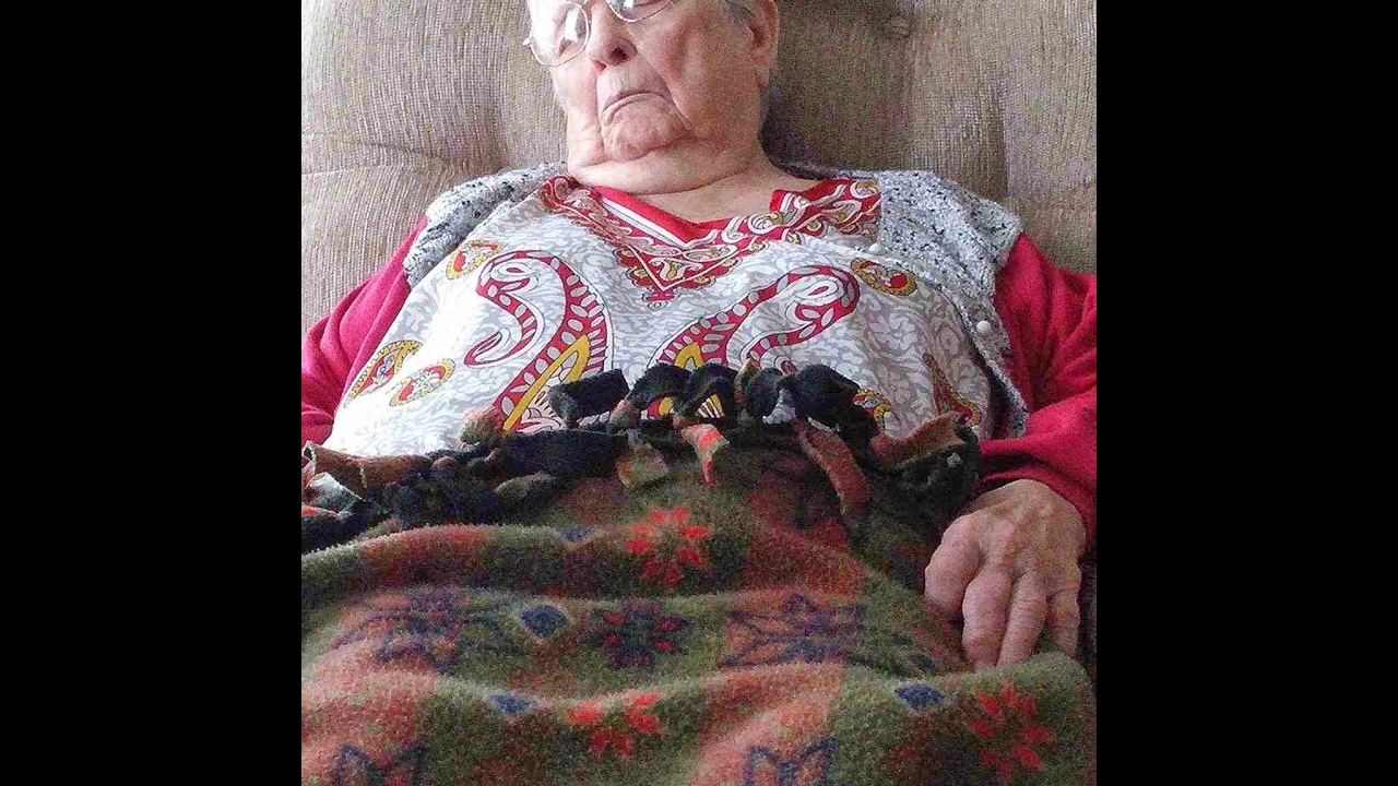 Дрочил На Спящую Бабушку