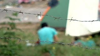 Macaristan'ın Inşa Ettiği çit Göçmenleri Durduramıyor
