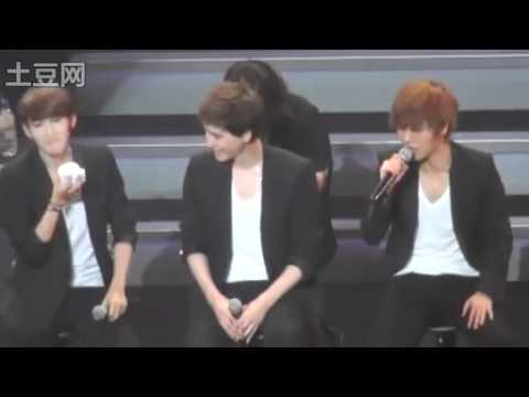 KRY Concert - 厲旭替圭賢擦汗, 擦完還聞?!