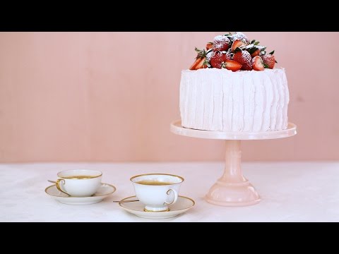VIDEO : sponge cake with strawberry-meringue buttercream- sweet talk with lindsay strand - looking for a greatlooking for a greatcake recipethat's perfect for mother's day? lindsay strand takes you through this delicious creation step by  ...