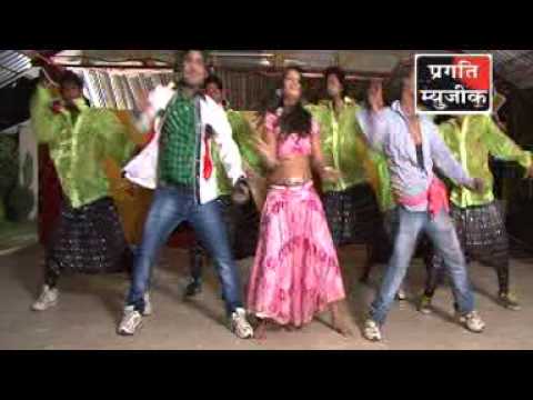 sheeshe ka tha dil mera patthar ka jamana thadil tut gaya hi...