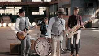 Watch Vintage Trouble Gracefully video