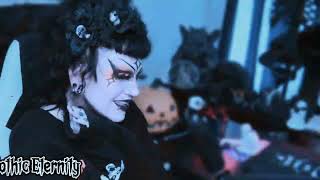 Goth Karaoke - Hole Song - Trying To Sing