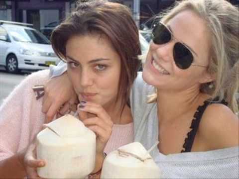 phoebe tonkin 2009. beautiful Dirty rich phoebe tonkin private pictures.