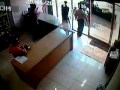 image Kejadian Lucu Yg Terekam Cctv Di Toko Garucci Shoes