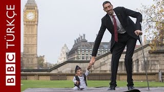 Dünyanın en uzun adamıyla en kısası birarada - BBC TÜRKÇE