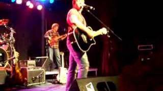 Watch Jeff Bates I Cant Have Nothing Nice video