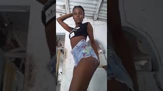 Mulata Dançando Funk