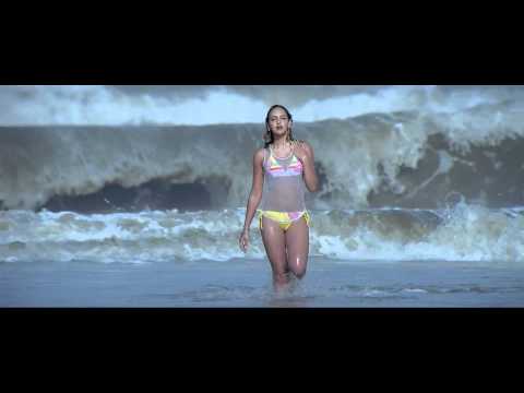 Dhoom Hot and sexy Esha Deol.mp4