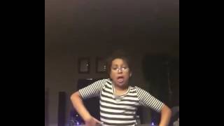 Menina Dançando Jingle Bell