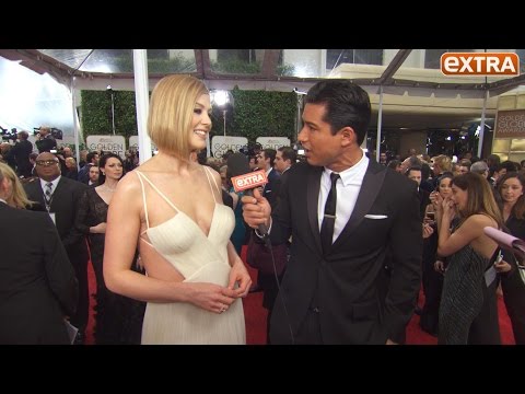 Rosamund Pike Shows Off Post-Baby Body at Golden Globes in Sexy Cutout Dress