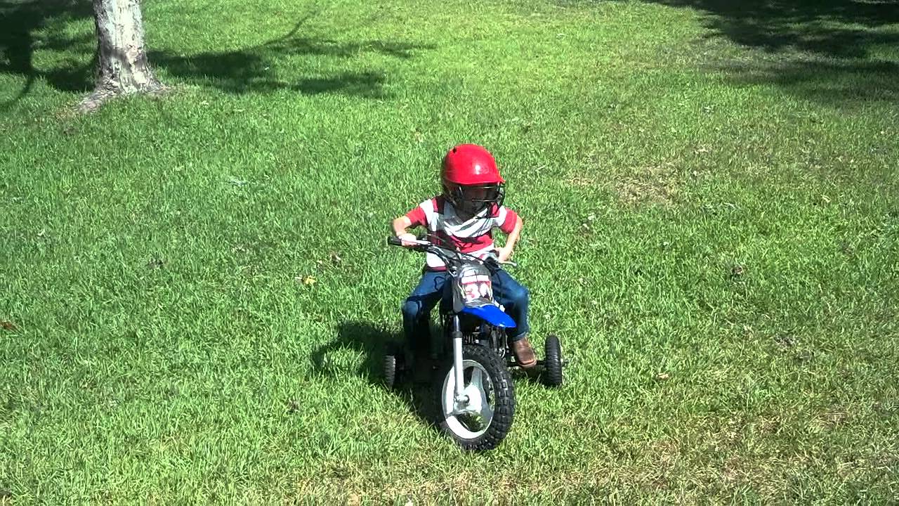 5 yr old doing donuts 50 cc dirt bike YouTube