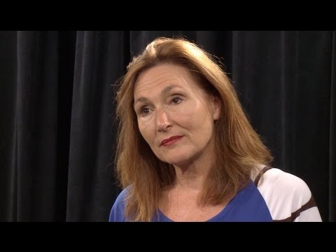 Nora Dunn performs a piece from 'Mythical Proportions'