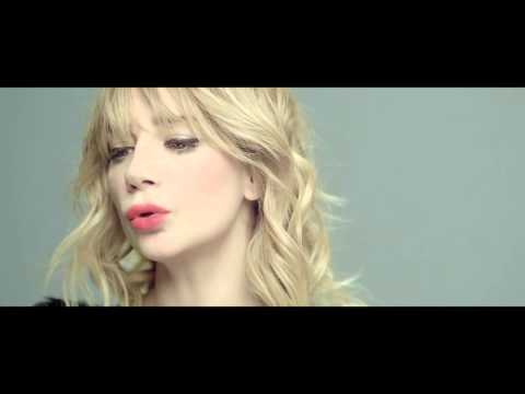 Aylin Aslım - İki Zavallı Kuş feat. Teoman (HD) Aylin Aslım - İki Zavallı Kuş feat. Teoman (HD) klip izle
