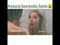 Annesi Banyoda Bastı Asıl Arkaplana Bakın Siz !!