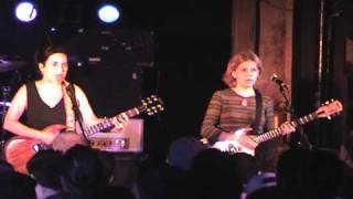 Watch Throwing Muses Flying video