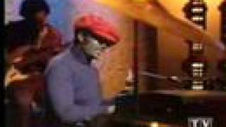 Watch Donny Hathaway Put Your Hand In The Hand video