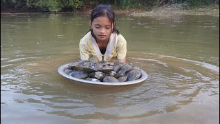 Poor Girl - Harvesting Clams, Fish Go To The Village To Sell - Green Forest Life, Melon Care