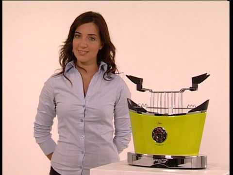 Egg amp; Muffin Toaster in action toaster that cooks eggs too. Egg amp; Muffin Toaster in action