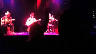 Watch Kasey Chambers Devil On Your Back video