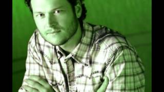 Watch Blake Shelton Heavy Liftin video