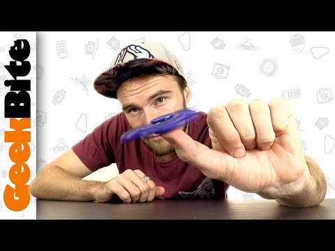 Fidget Spinner Tricks With a Professional Fidgeter