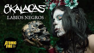 Watch 8 Kalacas Labios Negros video