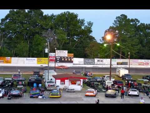 North Carolina Auto Racing on Wake County Speedway In Raleigh  North Carolina For Some Auto Racing