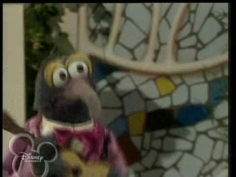 Muppe Show. Gonzo Sigs to Camilla (ep318)