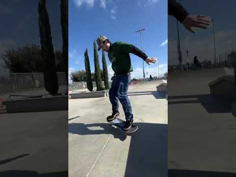 What happens when you bring a few #obstables to the skate park⁉️ New lines are unlocked✅ #skate