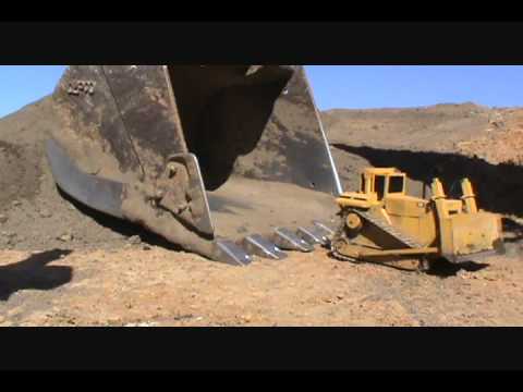 Watch RC Dozer in Big Muskie Bucket (Recreation).