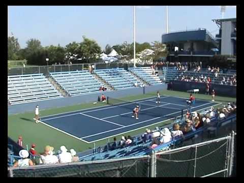 ハンチュコワ ＆ 杉山 vs Oudin ＆ Perry in Cincinnati 2009 1