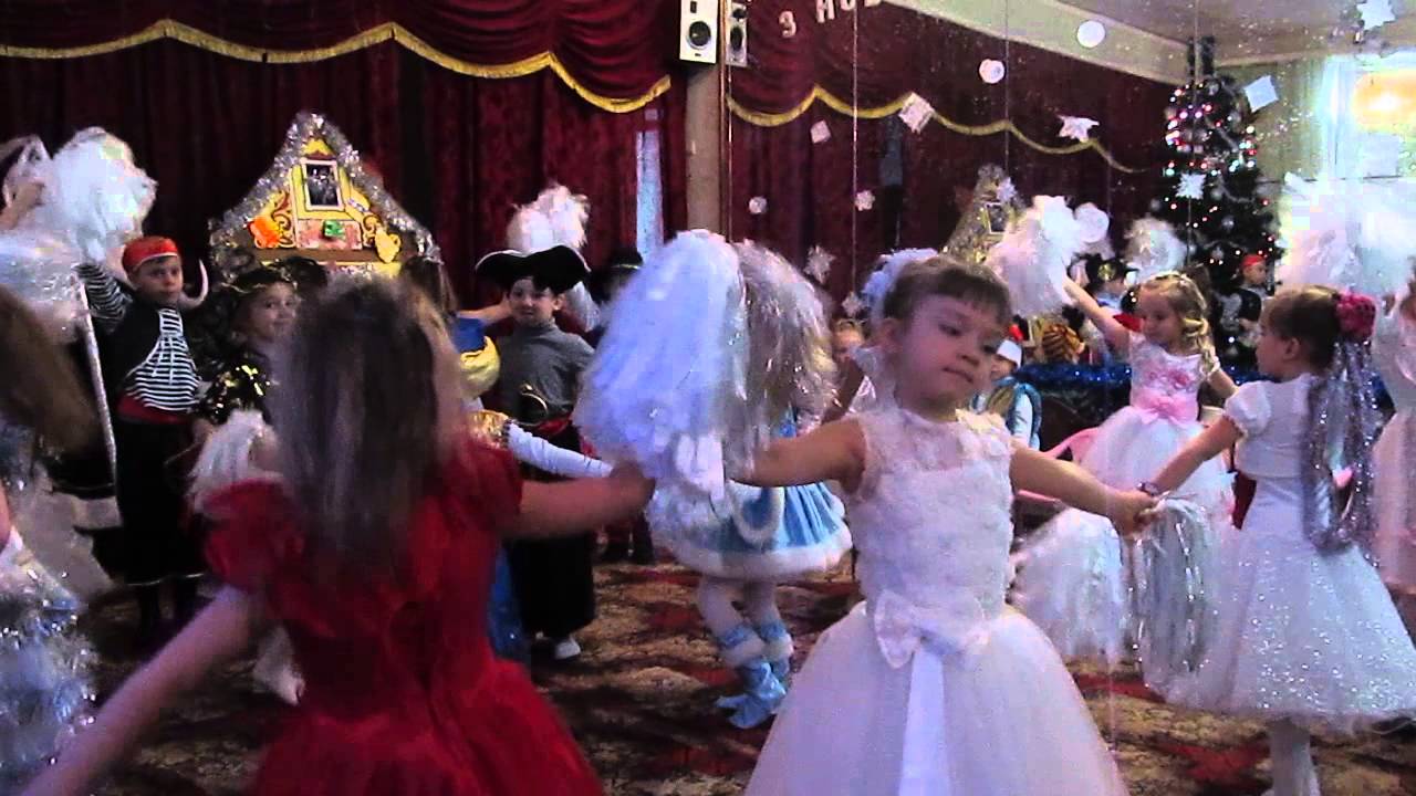 Танец с султанчиками на новый год в детском саду Танец с султанчиками на новый год в детском саду