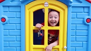 ÖYKÜ EVİN ANAHTARINI DÜŞÜRDÜ  Pretend play home door is keys fun kid  - Oyuncak 