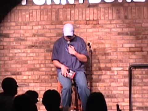 Comedian Gary Owen tears up heckler