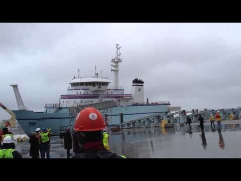 Como os engenheiros colocam um novo navio no mar Como os engenheiros colocam um novo navio no mar