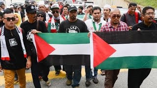 Youths protest Malaysia-Israel trade ties