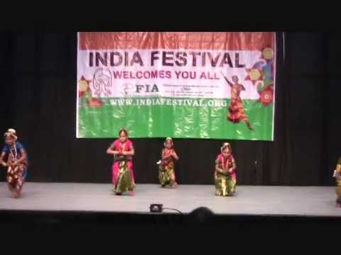 bomma bomma tha varnika-dance-FIA-sep8.wmv